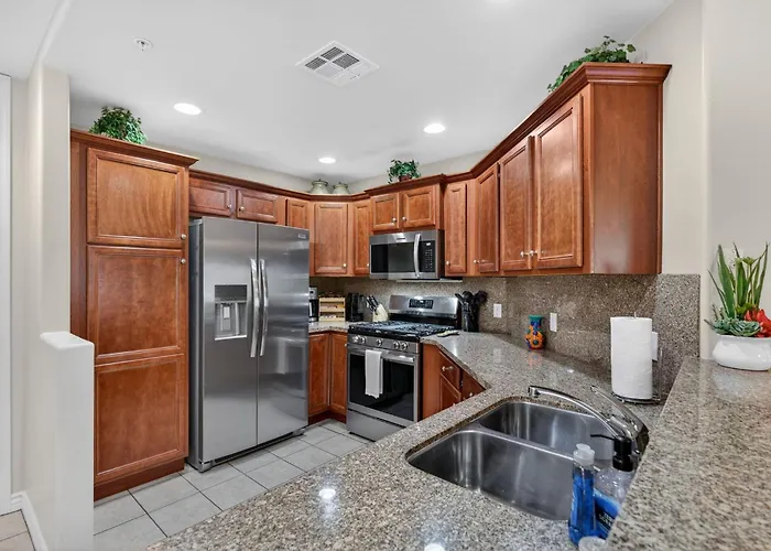 Resort-style At Toscana Of Desert Ridge Ferienhaus