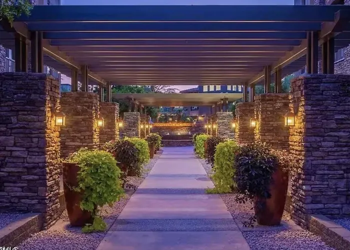 Resort-style At Toscana Of Desert Ridge *